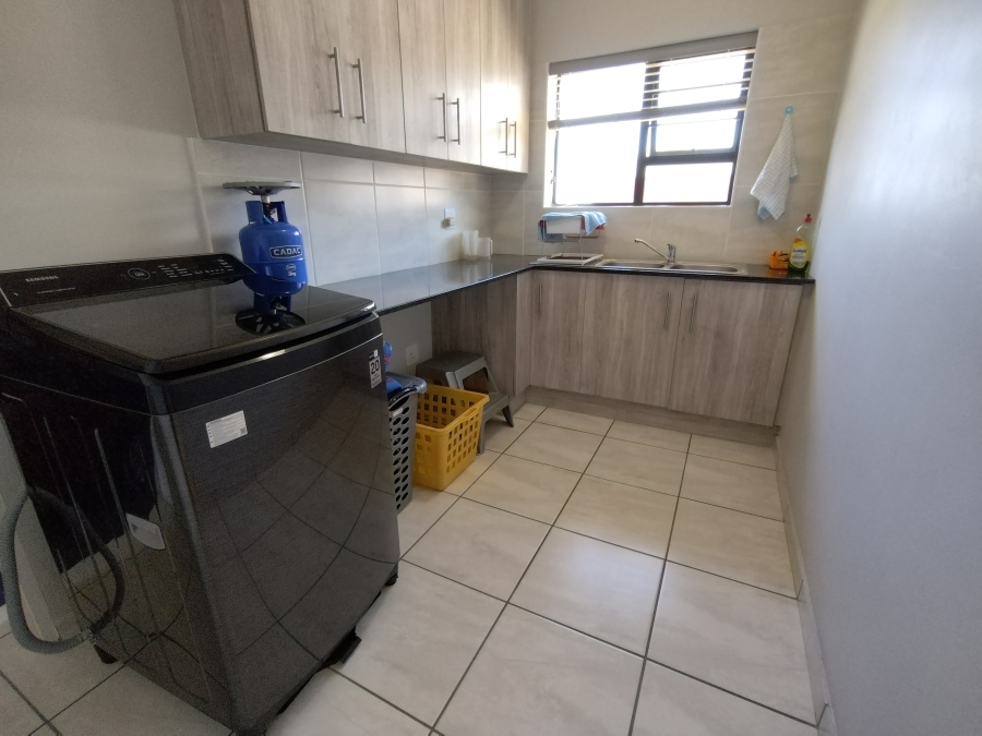 3 Bedroom Property for Sale in Wavecrest Eastern Cape